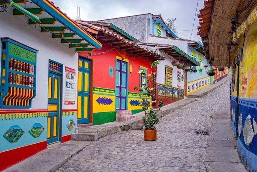 Guatape Tour, Piedra del Peñol Including a Boat Tour