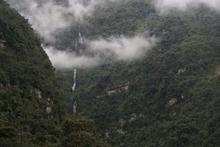 Hike La Chorrera and El Chiflon mighty waterfalls from Bogota