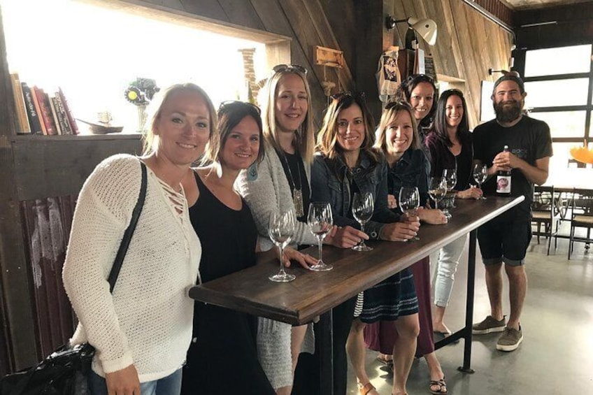 Kelowna Wine Tour with Three Winery Stops