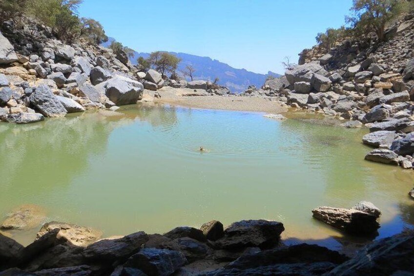 Jebel Shams, seasonal pool #GoldenHighlands