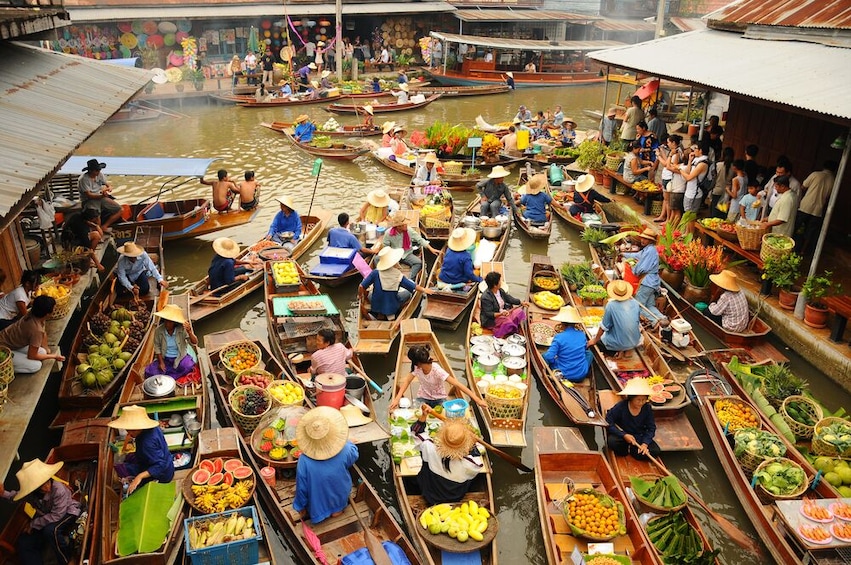 Private Guide Weekend Amphawa Floating Market Tour