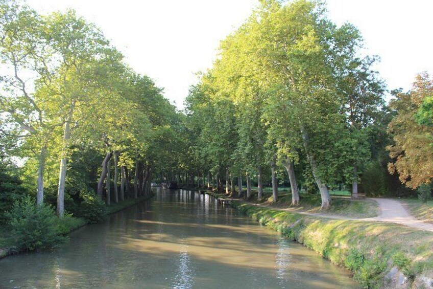Day tour to Toulouse and the Canal du Midi. Private tour from Carcassonne.