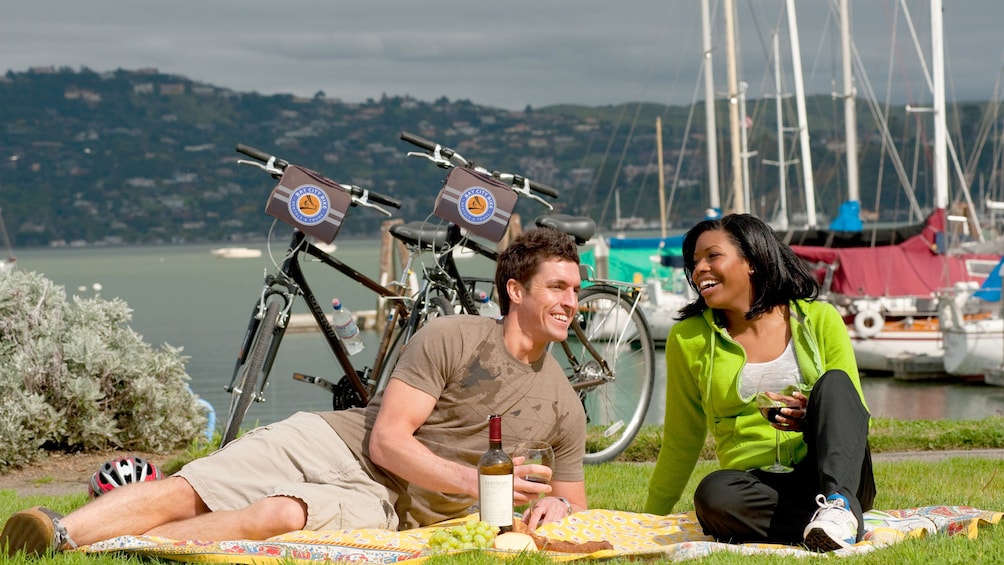 Couple picnicking in San Francisco