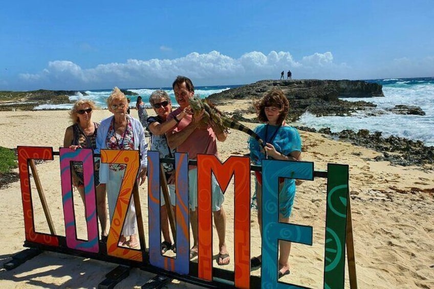 Cozumel: Private Tour by MiniVan (up to 5 Passengers)