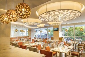 Nha Trang Liberty central Hotel+ car pick-up-sending airport