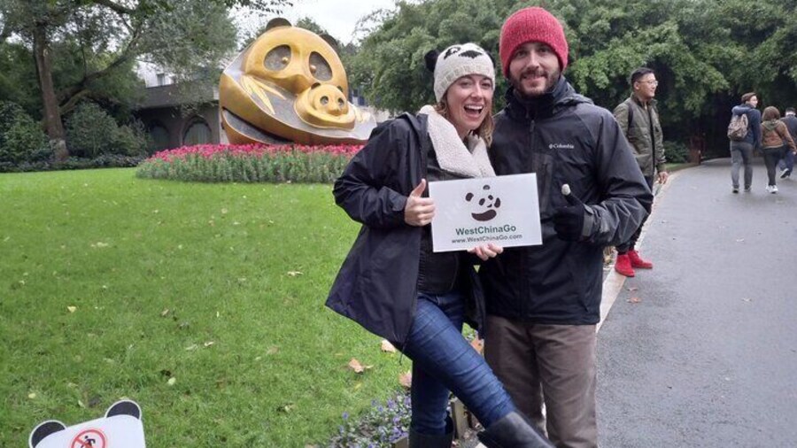 All Inclusive Private Trip to Chengdu Giant Panda Base and Leshan Giant Buddha