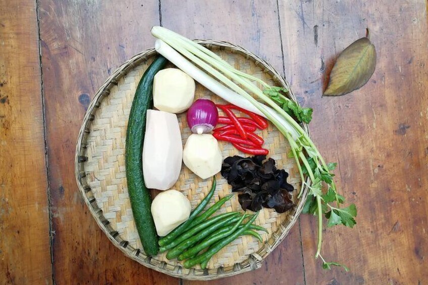 Half-Day Chengdu Courtyard Cooking Class with Local Spice Market Visit