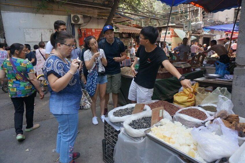 Half-Day Chengdu Courtyard Cooking Class with Local Spice Market Visit