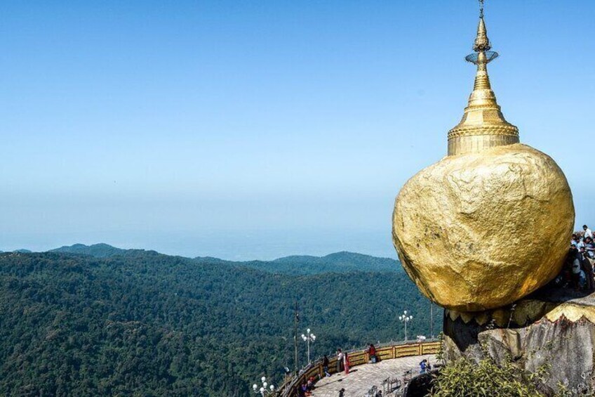 Private Kyaiktiyo Pagoda and Bago from Yangon with Lunch