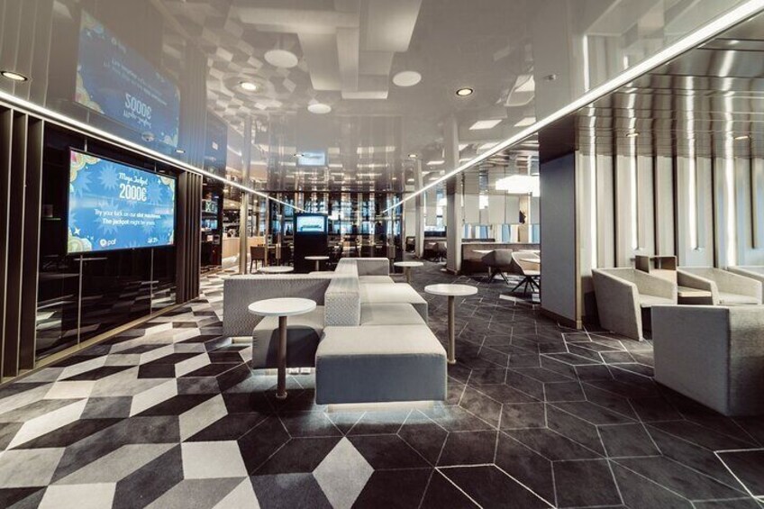 Megastar ferry Business Lounge