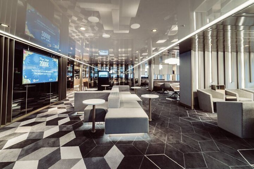 Megastar ferry Business Lounge