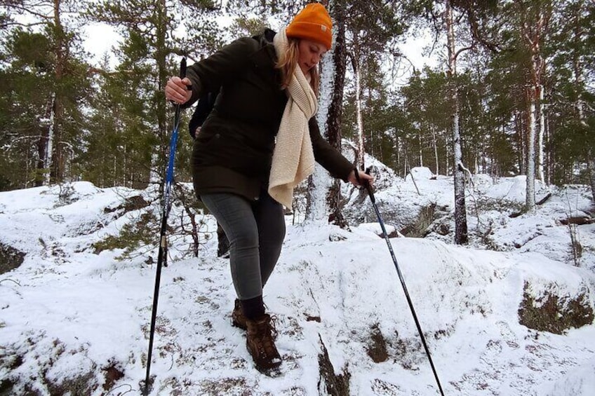 Hiking tour in Nuuksio National Park with meal and snacks