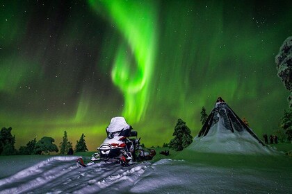 Jakt Northern Lights av snöskotrar