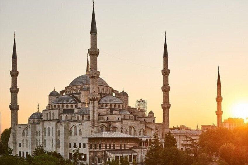 Small-Group Tour Including Topkapi Palace, Underground Cistern and Hagia Sophia