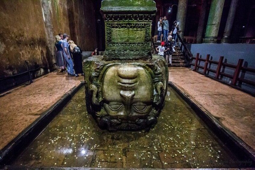 Small-Group Tour Including Topkapi Palace, Underground Cistern and Hagia Sophia