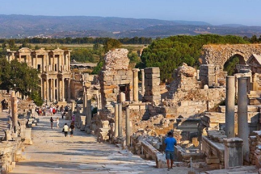 Small-Group Full Day Pergamum and Asklepion Tour from Izmir