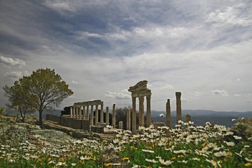 Small-Group Full Day Pergamum and Asklepion Tour from Izmir
