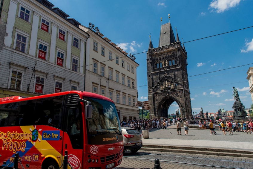 Indlæs billede 5 af 9. Prague Hop-On Hop-Off Bus + Walking Tour Options