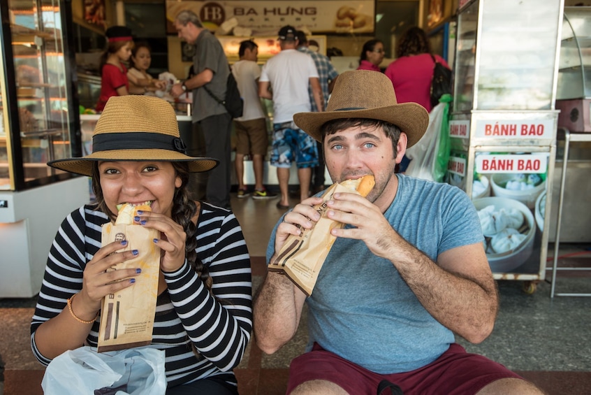 Evening in Saigon: Small Group Street Food Tasting Tour