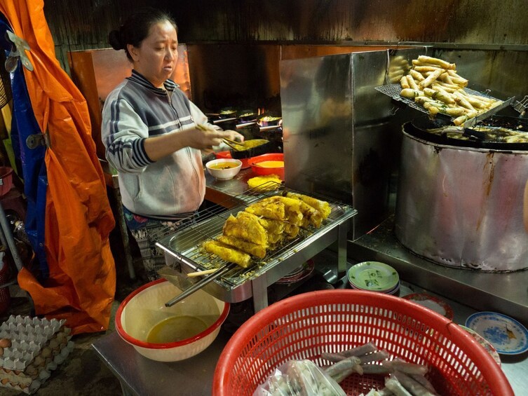 Evening in Saigon: Small Group Street Food Tasting Tour