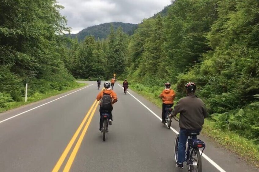 The end of the road, where our hike begins