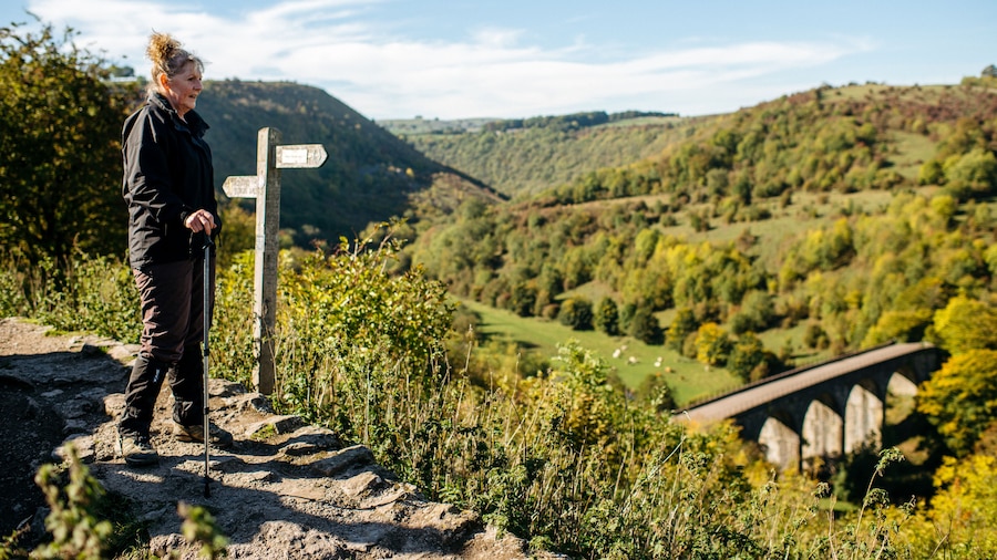 Small-Group Derbyshire, the Peak District & Poole's Cavern