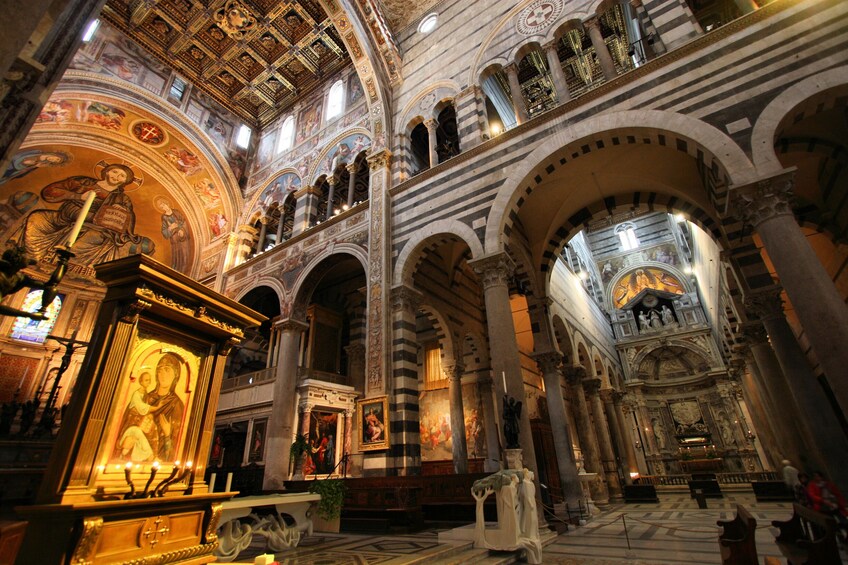 Pisa Miracoli Square Guided Visit with its famous Monuments