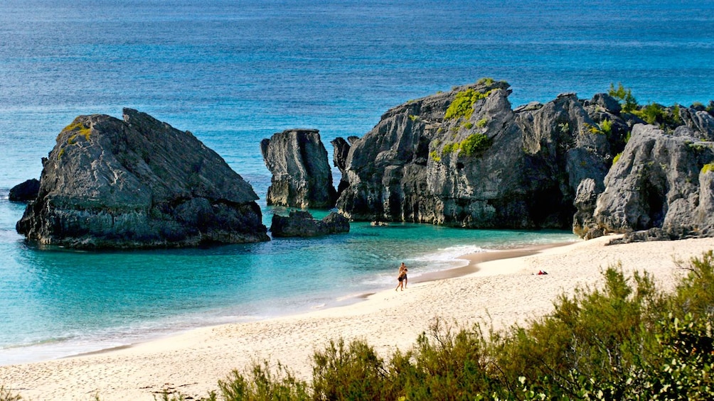 Clear view of Bermuda's west end 