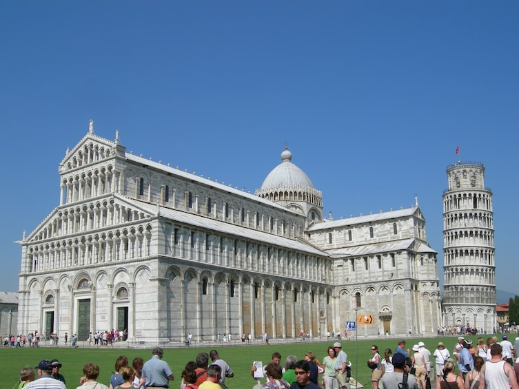 Pisa Walking Tour & Leaning Tower Skip-the-Line Ticket