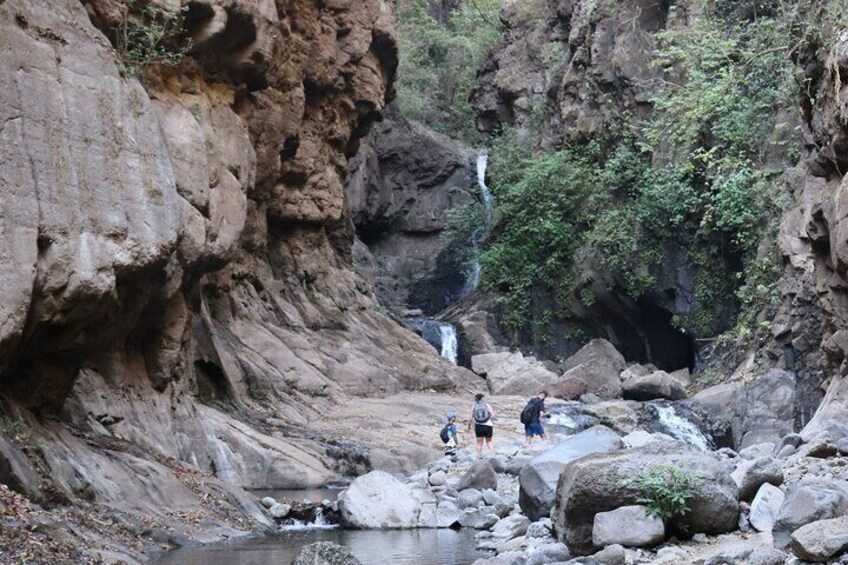 Tamanique Waterfalls tour from Surf City