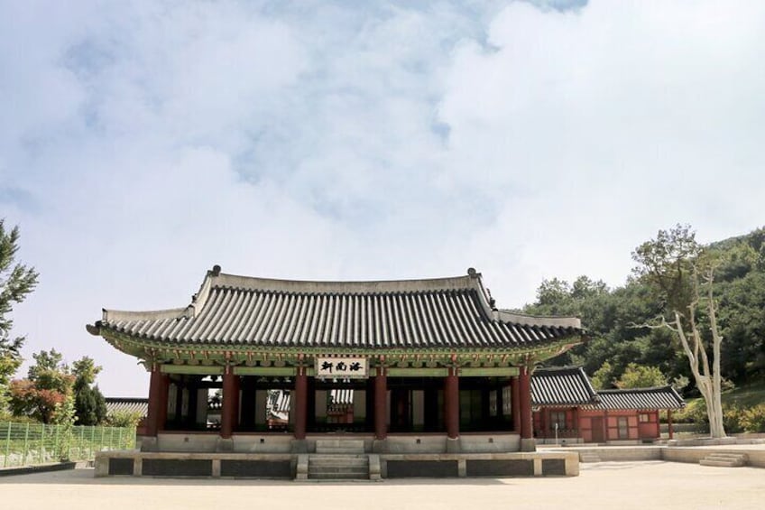 Suwon Hwaseong Fortress Small-Group Morning Tour from Seoul