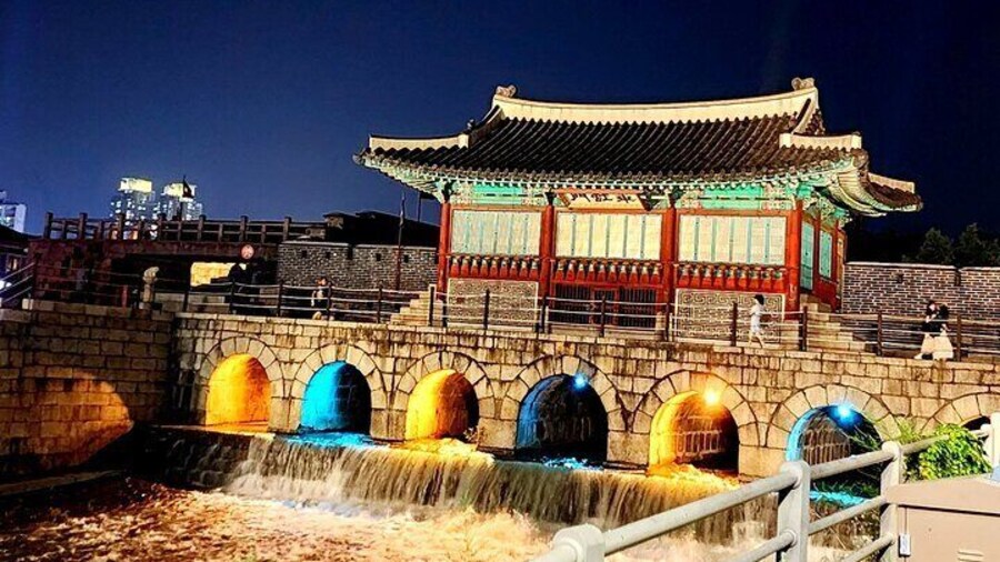 Night View Tour to Suwon Hwaseong Fortress from Seoul