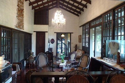 Private Filipino Dinner with a Historically-Minded Local Host in Quezon Cit...