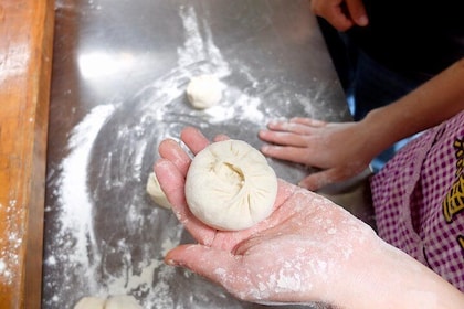Half-Day Chinese Bun Cooking Class with Local Spice Market Visit