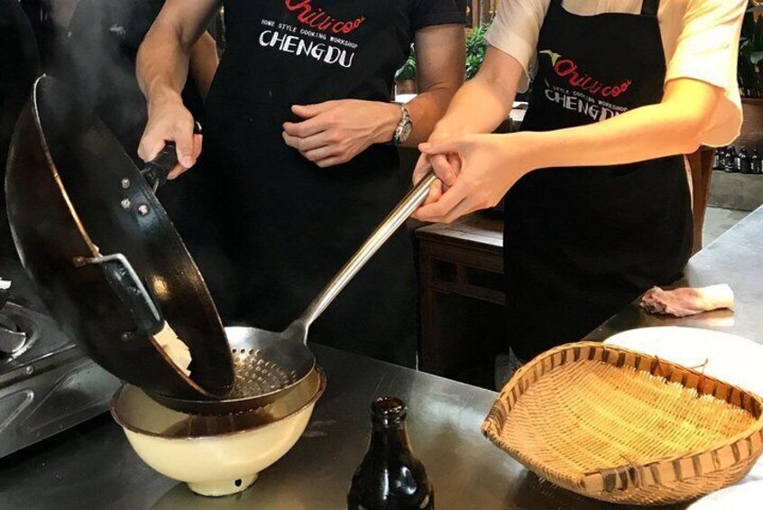 Half-Day Dandan Noodles Cooking Class with Local Spice Market Visit