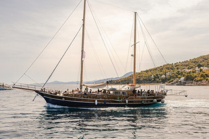 All Day Cruise -3 Islands to Agistri,Moni, Aegina with lunch and drinks included