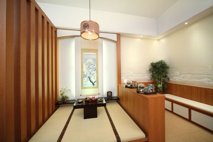 90mins Elemental Aromatherapy Massage + 30mins Hinoki Onsen