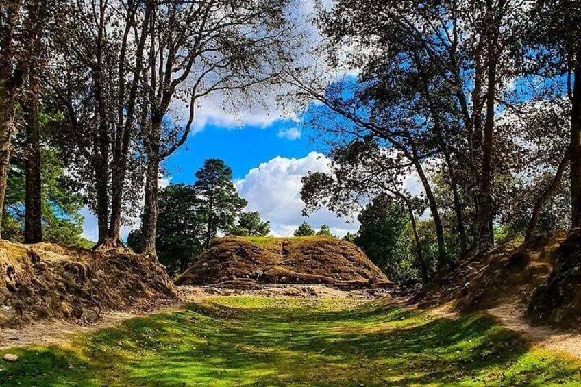 Private Hal-Day Tour in Mayan City IXIMCHE