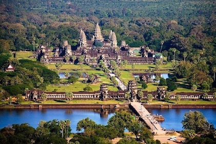 Tour privado de Angkor Wat desde Siem Reap