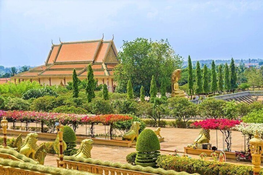 Phnom Penh City Tour & Oudong Temple Mekong Island Private Trip