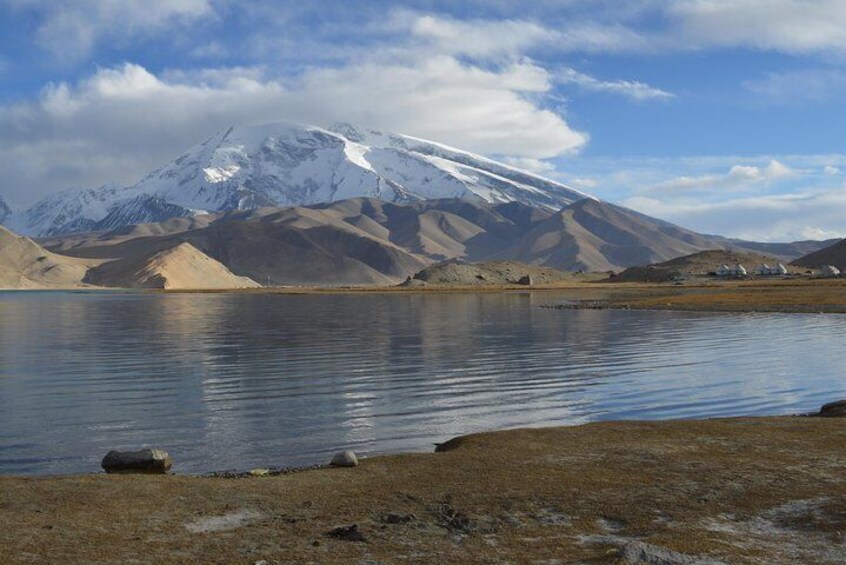 karakul lake and muztagh ata 