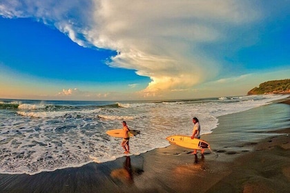 Surf City : Esplanade & Boardwalk + El Tunco Beach ( Surf Lesson)