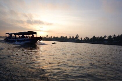乘船遊覽 3 座寶塔、古屋，欣賞湄公河日落