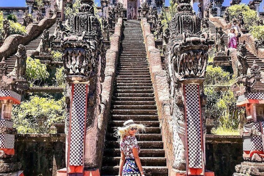 Gate of Heaven (Lempuyang Temple)