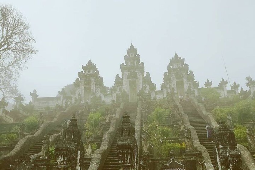 Gate of Heaven (Lempuyang Temple)