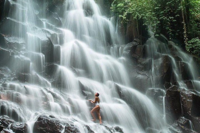 Kanto Lampo Waterfall