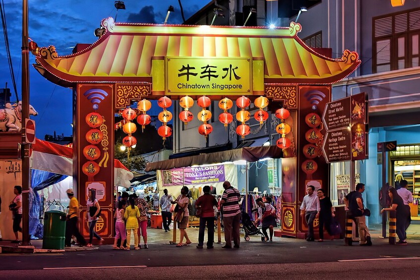 singapore-s-little-india-chinatown-walking-tour