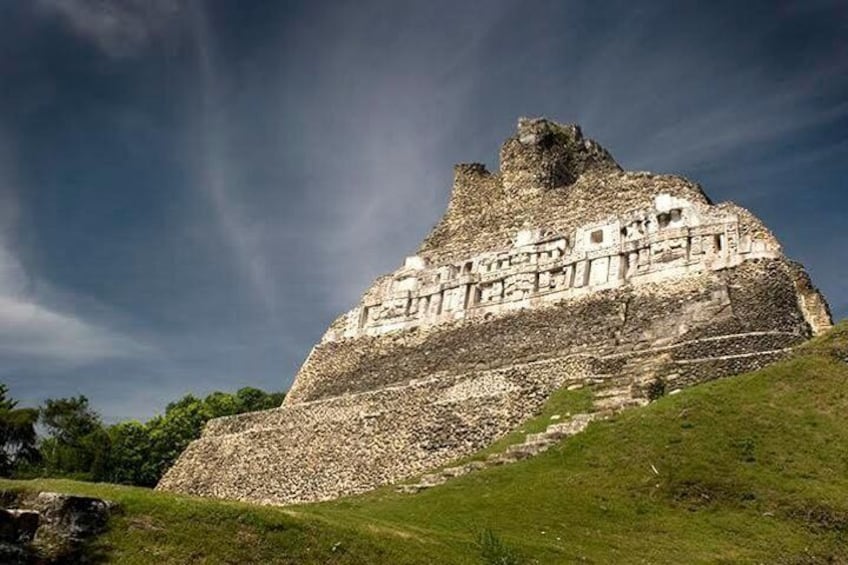 El Castillo at XUNANTUNICH archeological site