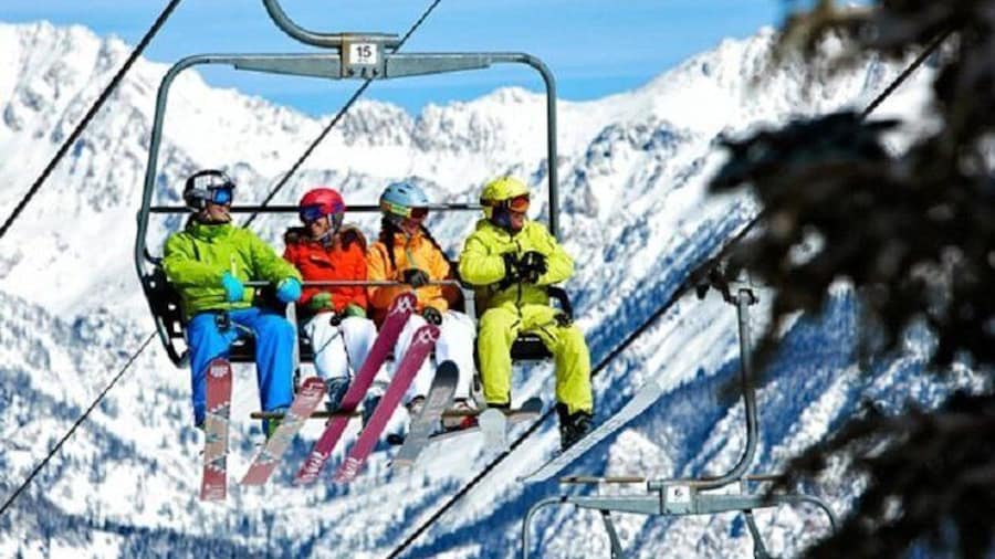 ski and snowboard rental delivery