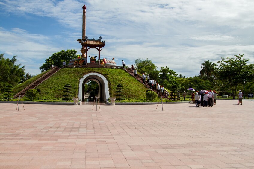 Car Hire & Driver: Visit DMZ - Vinh Moc Tunnel from Hue
